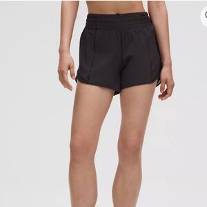 Lululemon Hotty Hot High-Rise Lined Short 4" in Black Size 12
